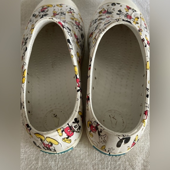 NATIVE Shoes Kids Size J2 Disney Jefferson Mickey Mouse Print All Over Water - Picture 5 of 7